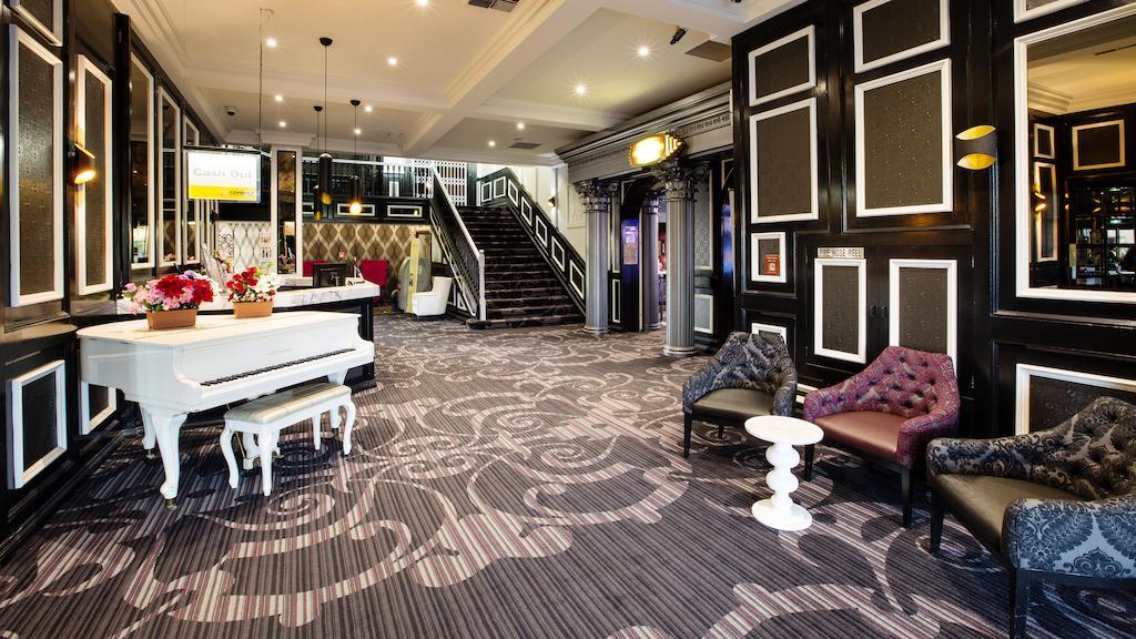 Nightcap At Skyways Hotel Melbourne Bagian luar foto