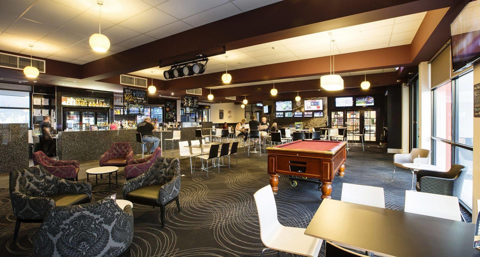 Nightcap At Skyways Hotel Melbourne Bagian luar foto